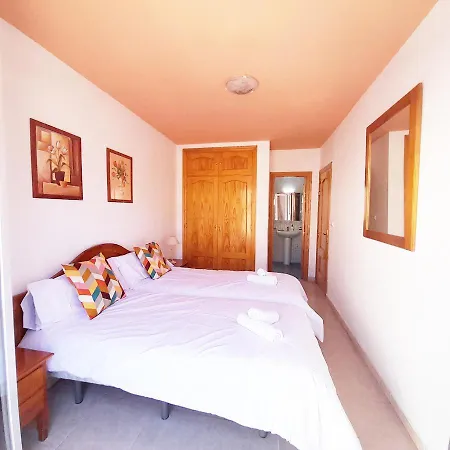 Vicenta Playa Carihuela توريمولينوس