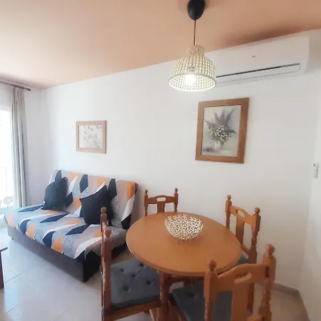 Vicenta Playa Carihuela * Τορρεμολίνος